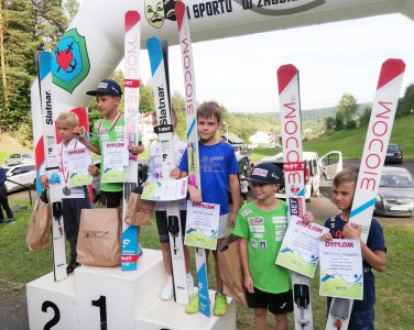 Dekoracja zawodników w Pucharze Bieszczadów